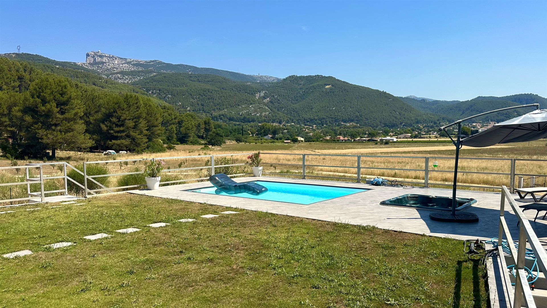 Maison à vendre, 140m², Cuges-les-Pins