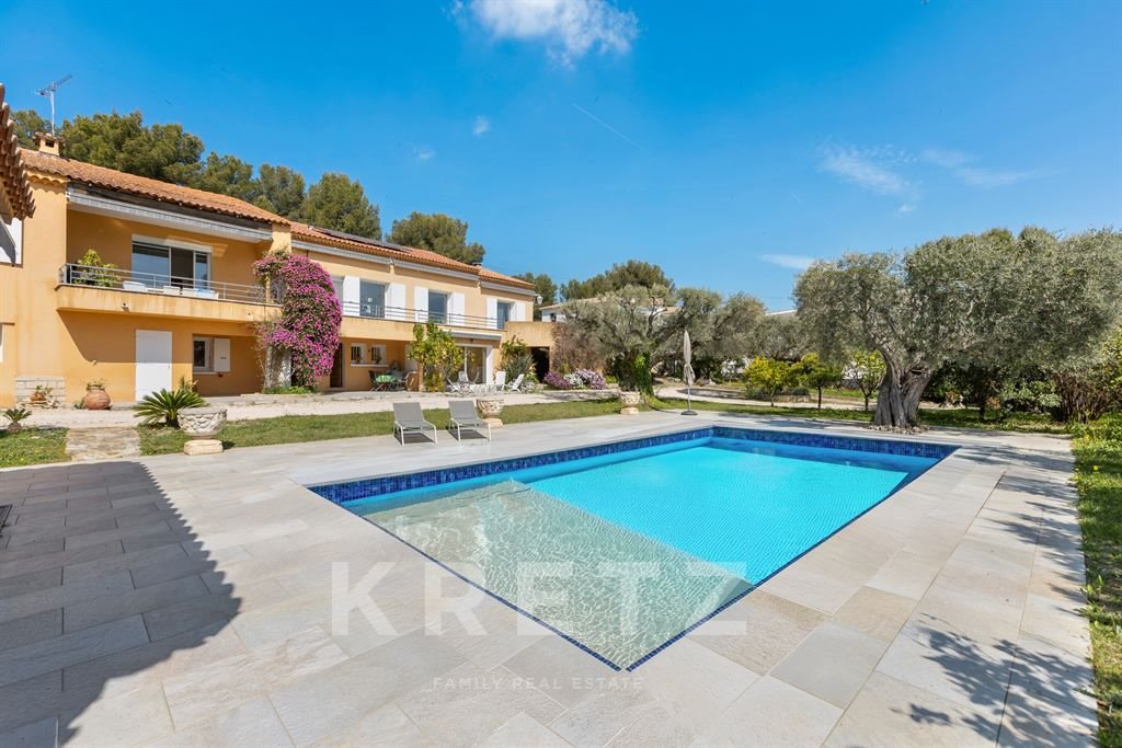 Maison à vendre, 301m², Saint-Cyr-sur-Mer