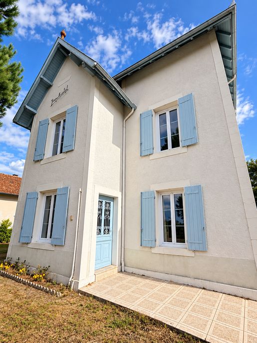 Maison 5 pièces 117 m² · à Garein · 117 m² · 180 000 €