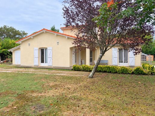 Maison 6 pièces 121 m² · à Brocas · 121 m² · 236 000 €