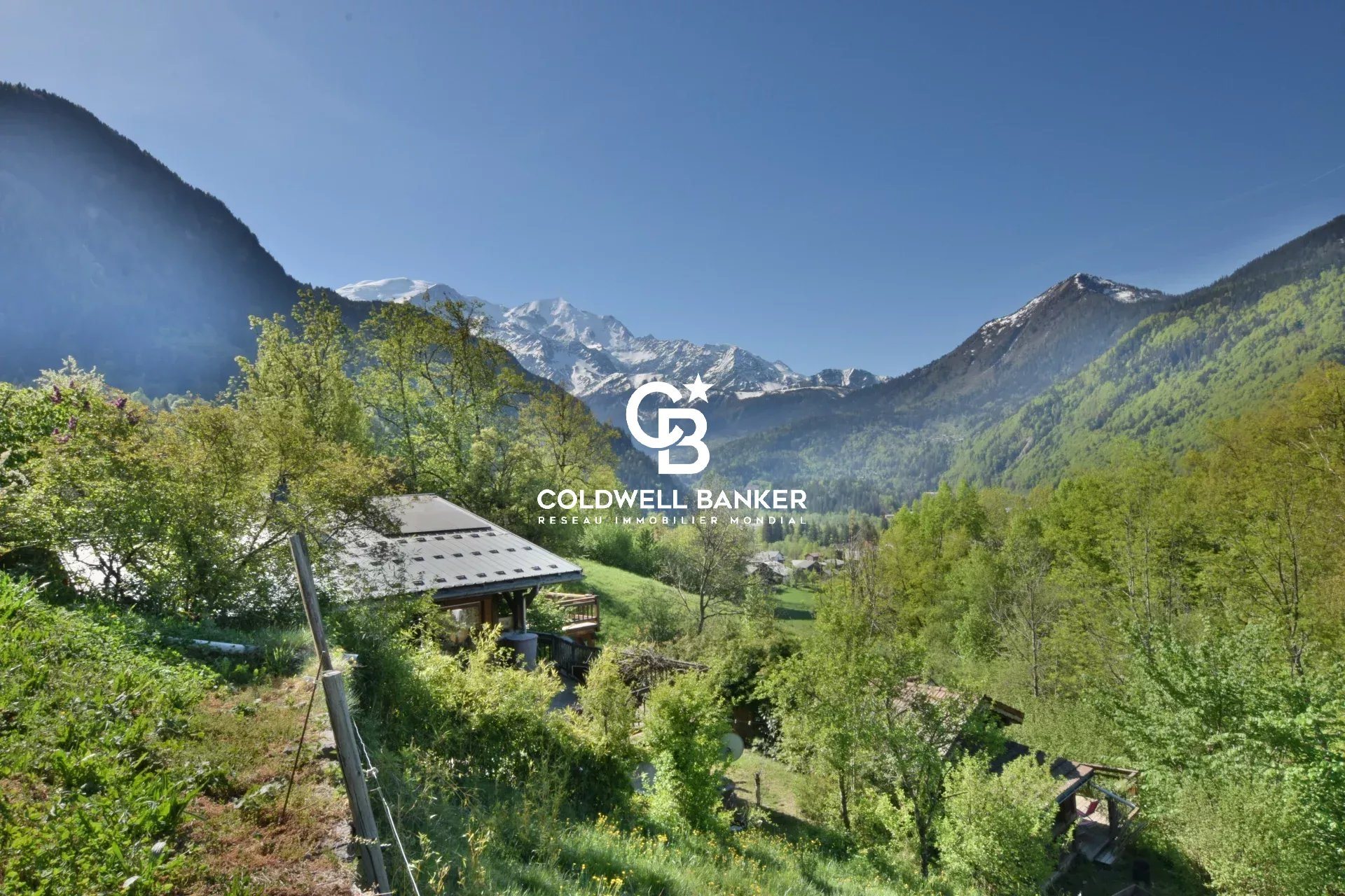 Property – 183 m² Living Space (226 m² Total) – 6 Bedrooms, 3 Living Rooms with Kitchens –..., Servoz