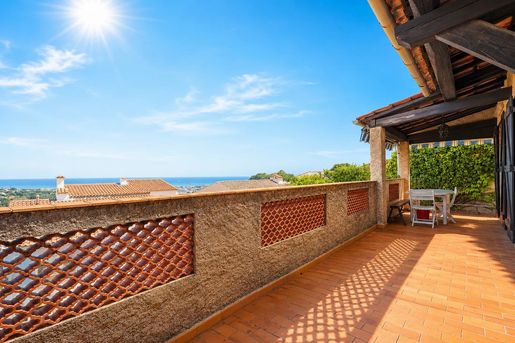 Maison 6 pièces 157 m² · à Cagnes-sur-Mer · 157 m² · 599 000 €
