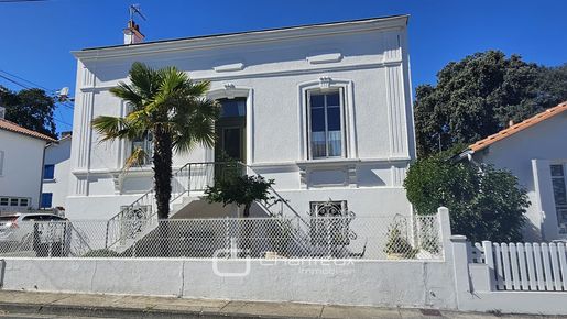 Maison 7 pièces 209 m² · à Royan · 209 m² · 490 000 €