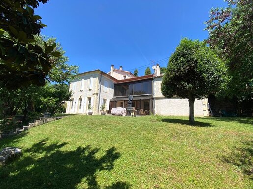 Maison 6 pièces 220 m² · à Agen · 220 m² · 400 000 €