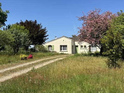 Maison 5 pièces 102 m² · à Neuvicq · 102 m² · 136 500 €