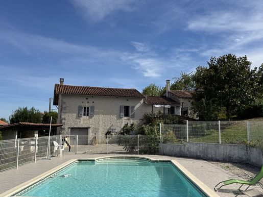 Maison 7 pièces 130 m² · à Salles-Lavalette · 130 m² · 231 000 €