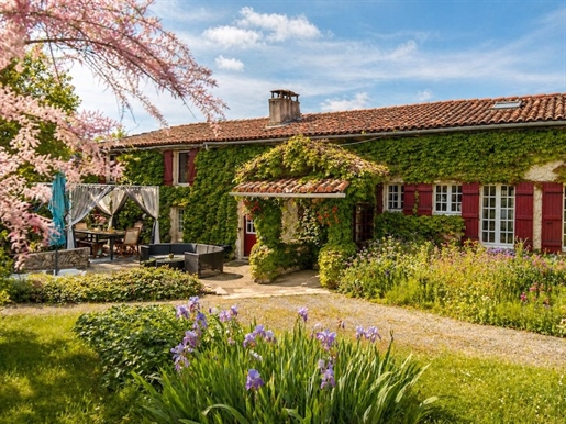 Maison 15 pièces 284 m² · à Saint-Vallier · 284 m² · 345 708 €