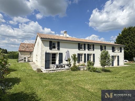 7 pièces 186 m² · à Guimps · 186 m² · 334 000 €