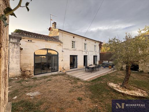 5 pièces 217 m² · à Châteauneuf-sur-Charente · 217 m² · 393 000 €