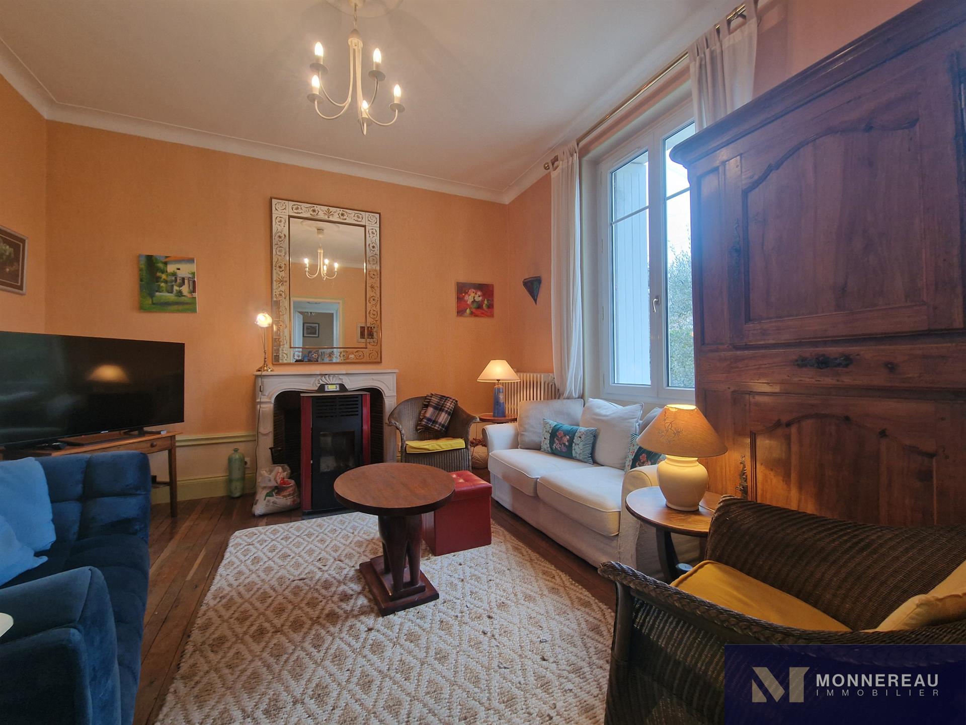 Maison à vendre, 176m², Montmoreau-Saint-Cybard