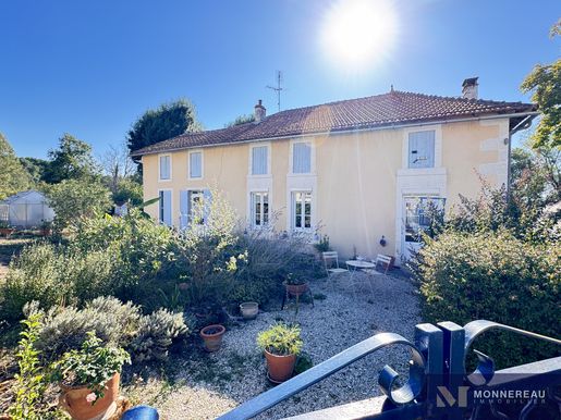 Maison 6 pièces 144 m² · à Boisbreteau · 144 m² · 160 000 €