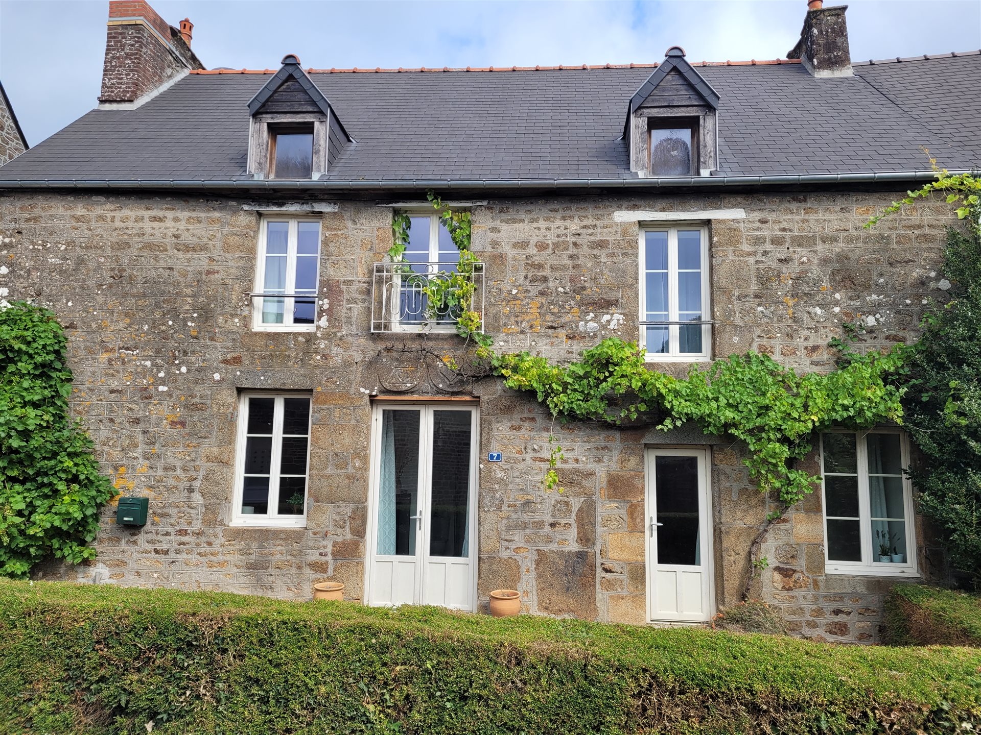 4 pièces 97 m² · à Mantilly · 97 m² · 127 200 €