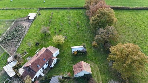 Maison 5 pièces 130 m² · à Bellenaves · 130 m² · 124 000 €