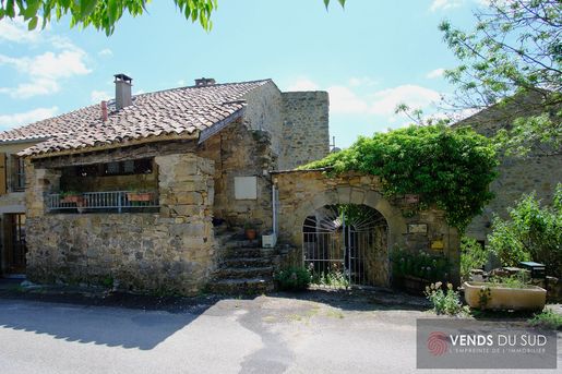 Maison 6 pièces 134 m² · à Dio-Et-Valquières · 134 m² · 160 000 €