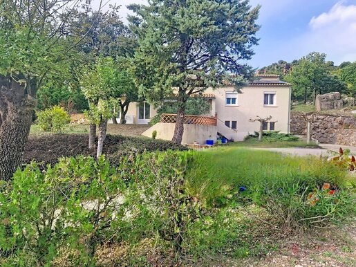 Maison 8 pièces 181 m² · à Bédarieux · 181 m² · 338 000 €
