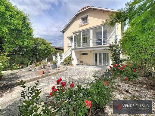 8 pièces 156 m² · à Hérépian · 156 m² · 225 000 €
