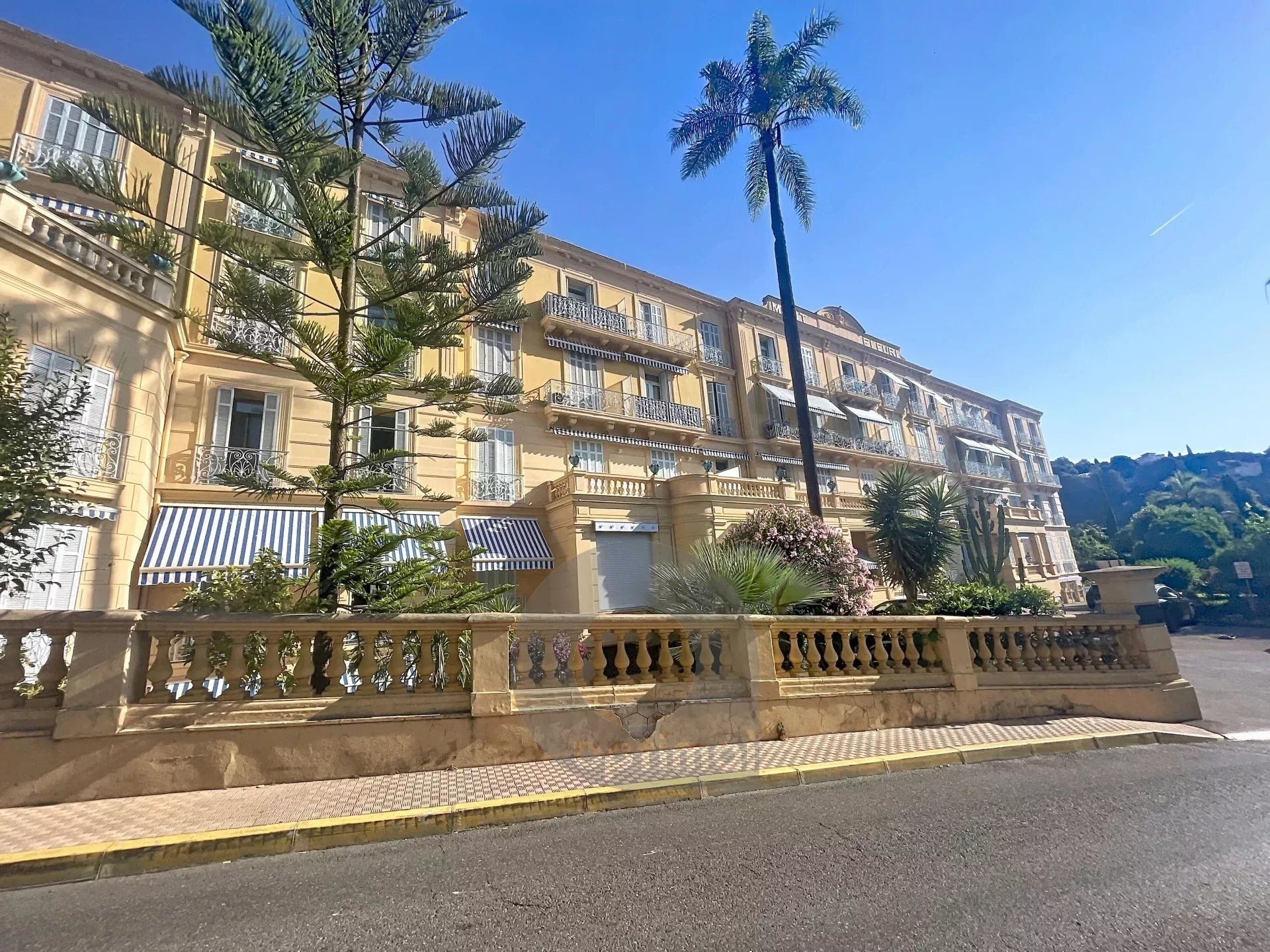Appartement à louer, 87m², Menton