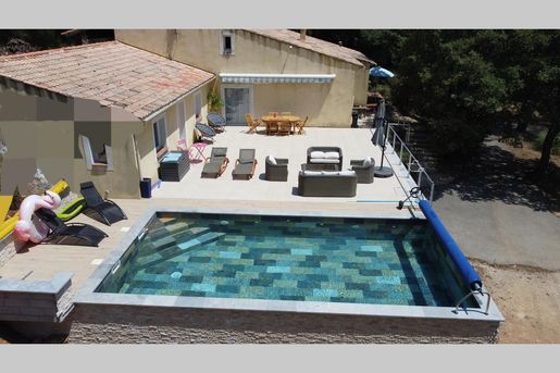 Maison 10 pièces 260 m² · à Évenos · 260 m² · 990 000 €