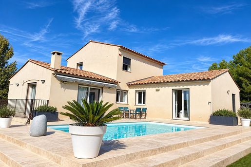 Maison 5 pièces 128 m² · au Beausset · 128 m² · 690 000 €