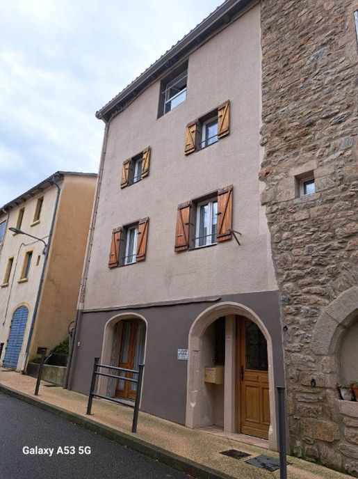 Appartement 8 pièces 110 m² · à Laval-d'Aurelle · 110 m² · 210 000 €