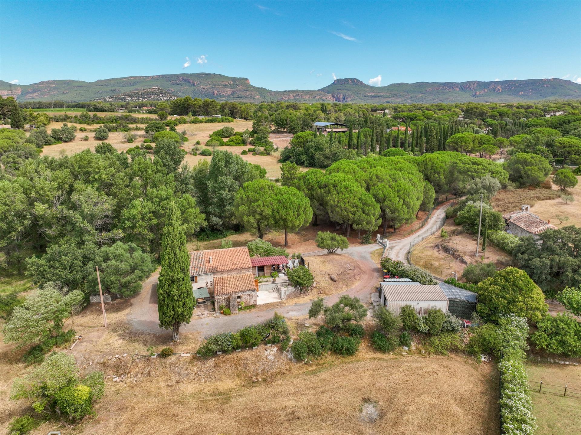 Maison à vendre, 138m², Roquebrune-sur-Argens