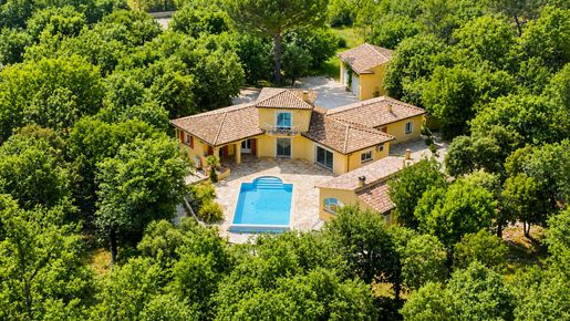 Maison 7 pièces 170 m² · à Méounes-lès-Montrieux · 170 m² · 739 000 €
