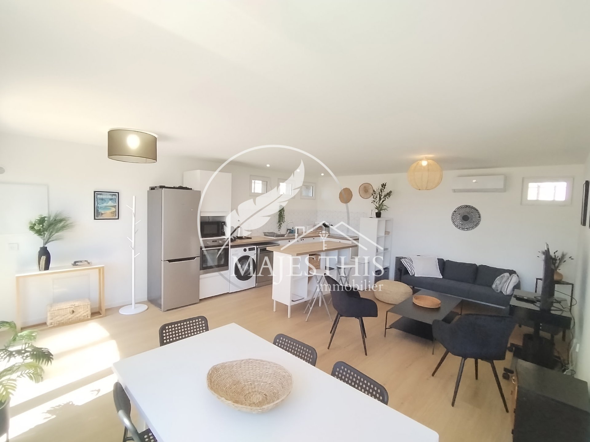 Maison à louer, 81m², Hyères