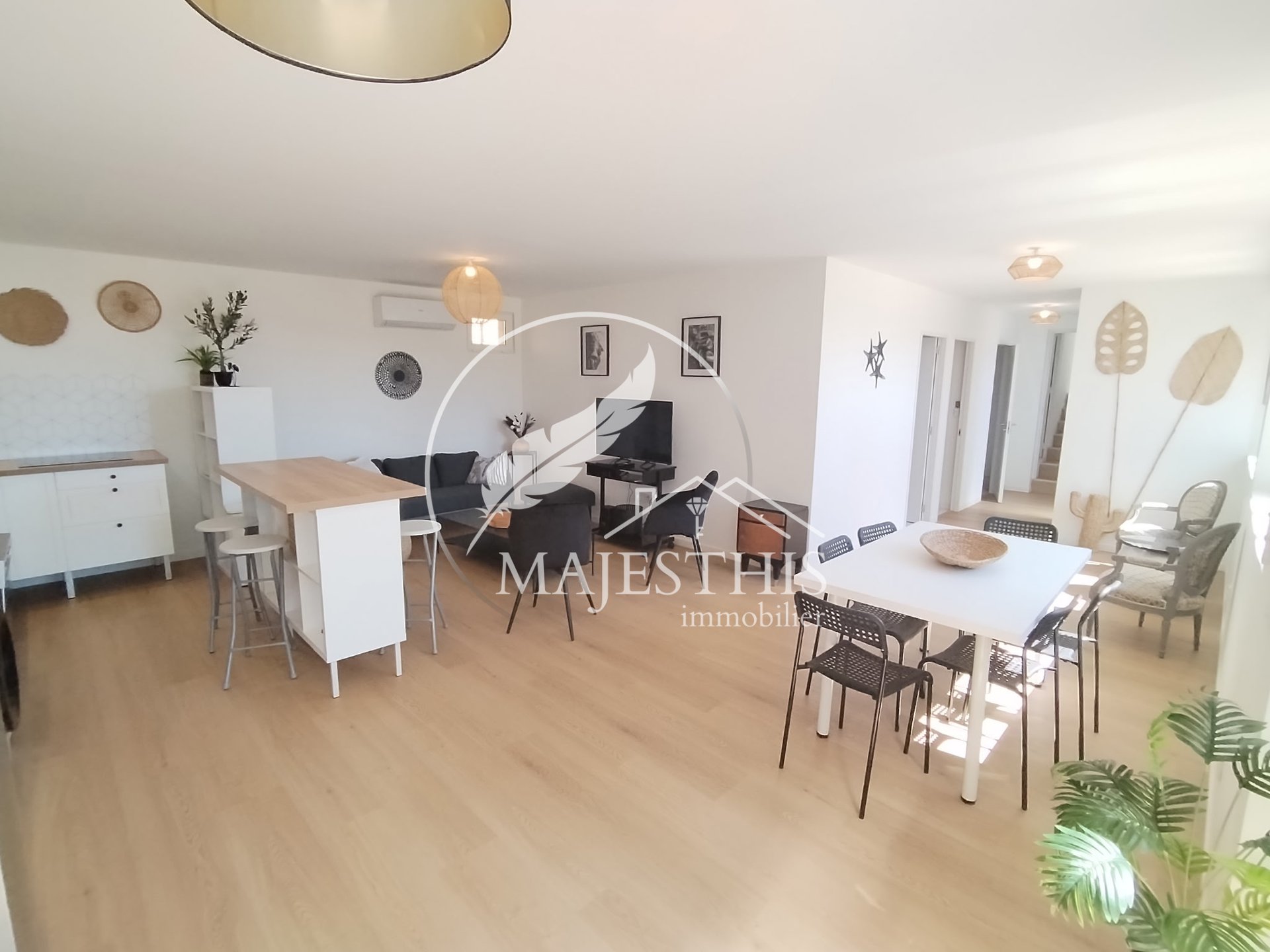 Maison à louer, 81m², Hyères