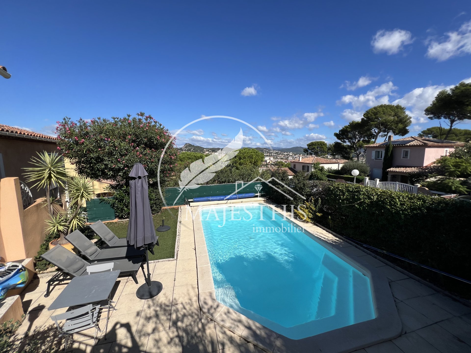 Maison à louer, 127m², Hyères