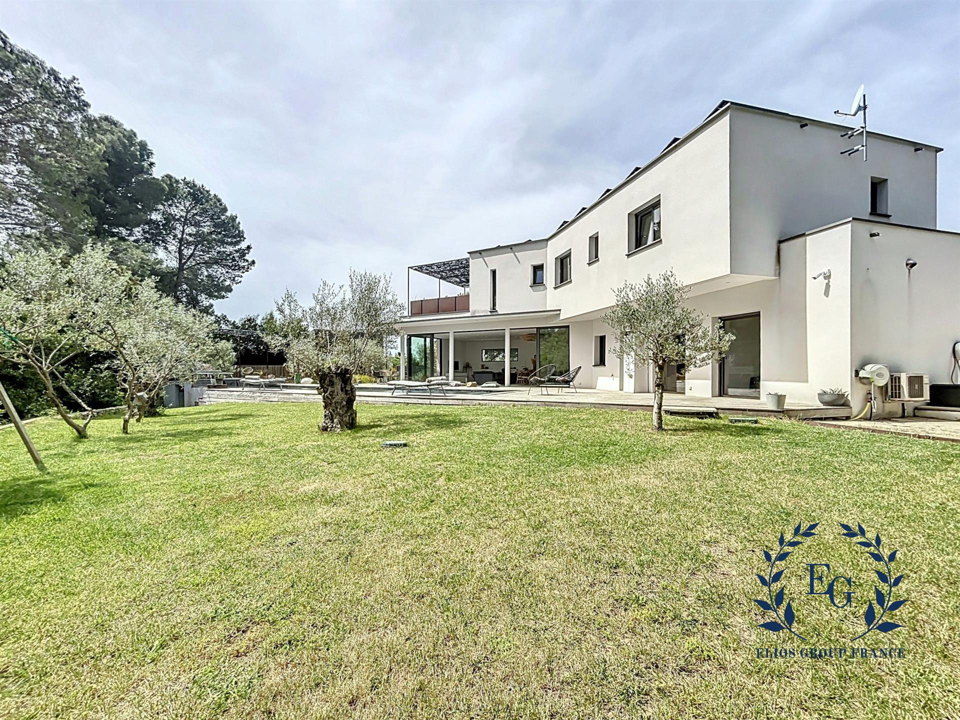Maison à vendre, 207m², Sommières