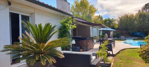 6 pièces 153 m² · à Villeneuve-sur-Lot · 153 m² · 260 000 €