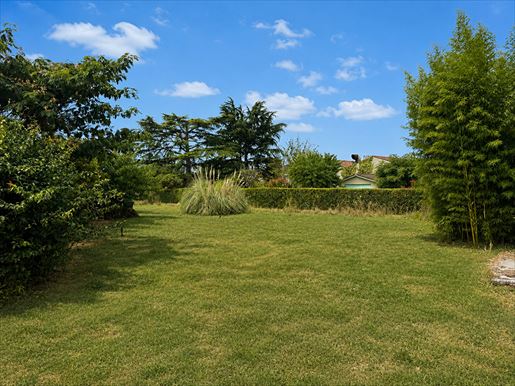 Terrain, terrain 330 m² — Boé (Lot-et-Garonne) · 39 000 €