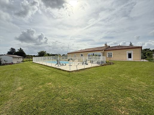 8 pièces 187 m² · à Bias · 187 m² · 420 800 €