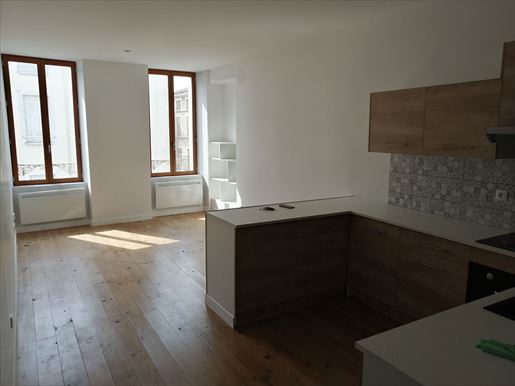 5 pièces 137 m² · à Villeneuve-sur-Lot · 137 m² · 177 400 €