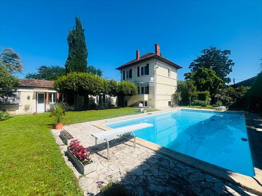 5 pièces 180 m² · à Villeneuve-sur-Lot · 180 m² · 319 990 €