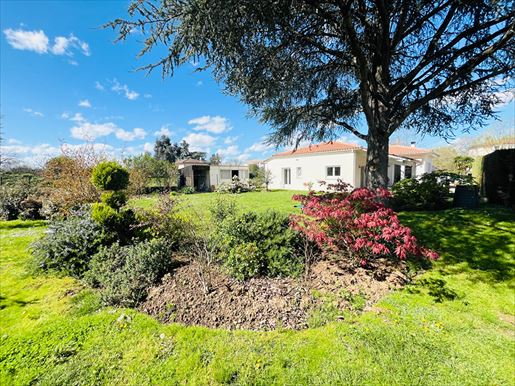 5 pièces 134 m² · à Villeneuve-sur-Lot · 134 m² · 229 900 €