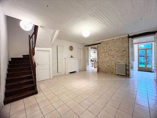 7 pièces 212 m² · à Villeneuve-sur-Lot · 212 m² · 163 000 €