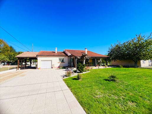 5 pièces 133 m² · à Condezaygues · 133 m² · 231 100 €