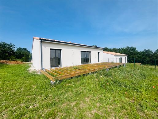 5 pièces 105 m² · à Frespech · 105 m² · 204 300 €