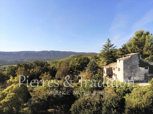 Maison 5 pièces 145 m² · à Viens · 145 m² · 460 000 €