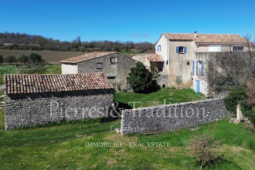 Maison 8 pièces 248 m² · à Saint-Martin-de-Castillon · 248 m² · 694 500 €