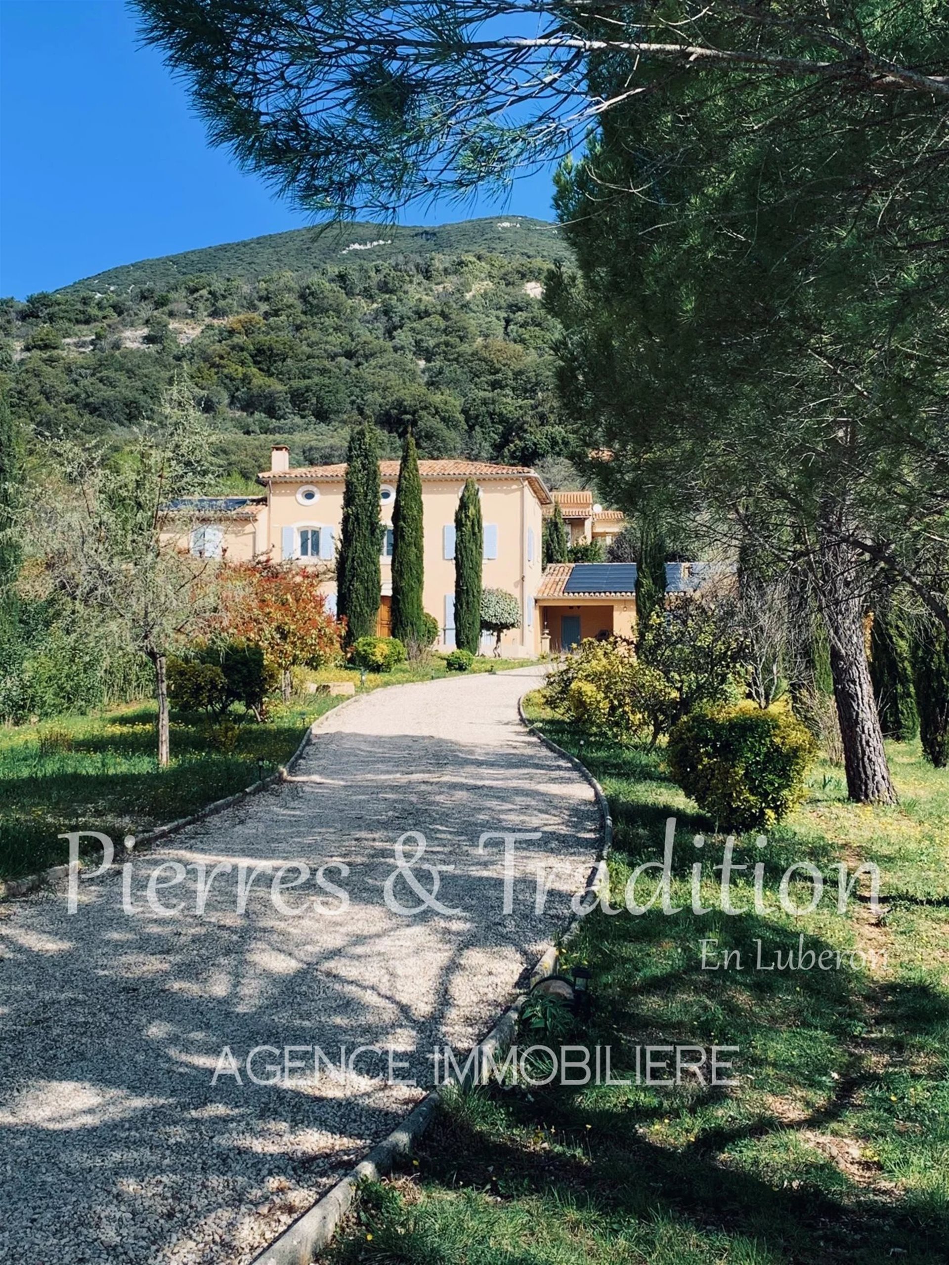 Maison à vendre, 213m², Rustrel