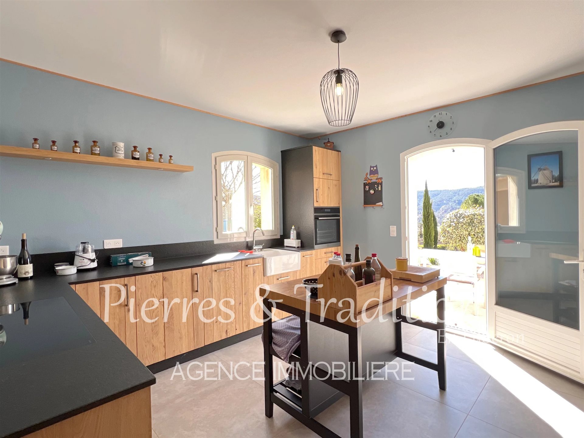Maison à vendre, 213m², Rustrel