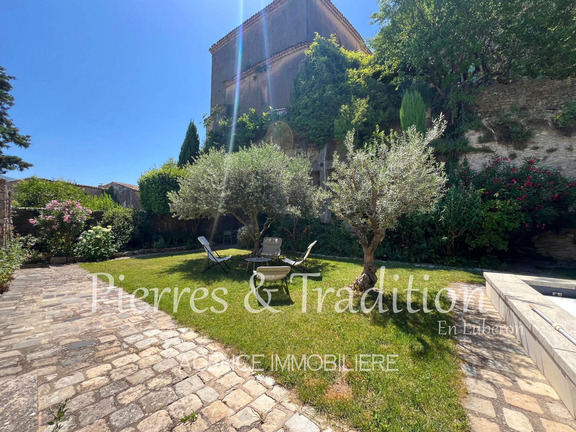 Maison à vendre, 285m², Saint-Martin-de-Castillon