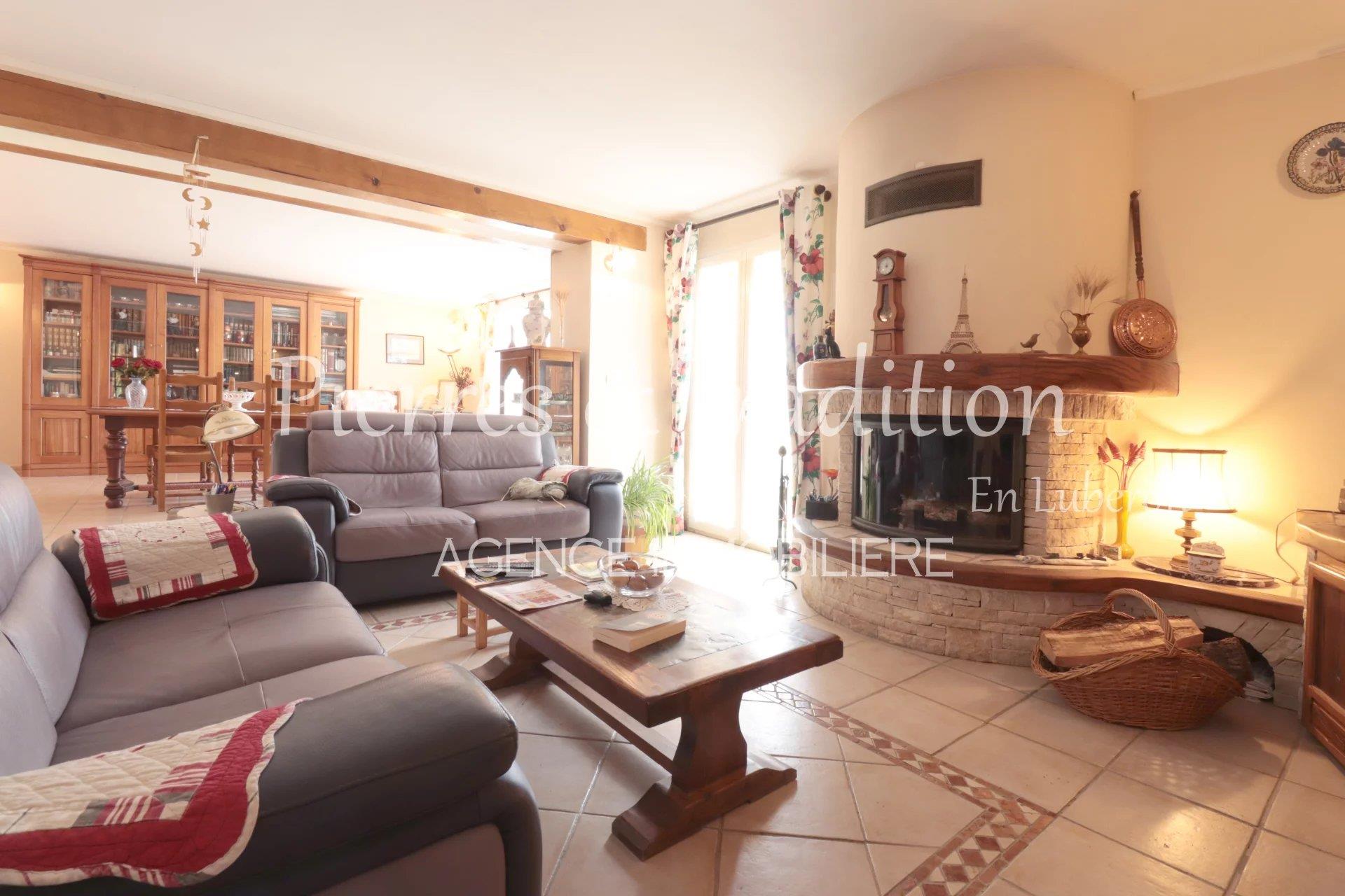 Maison à vendre, 248m², Saint-Martin-de-Castillon