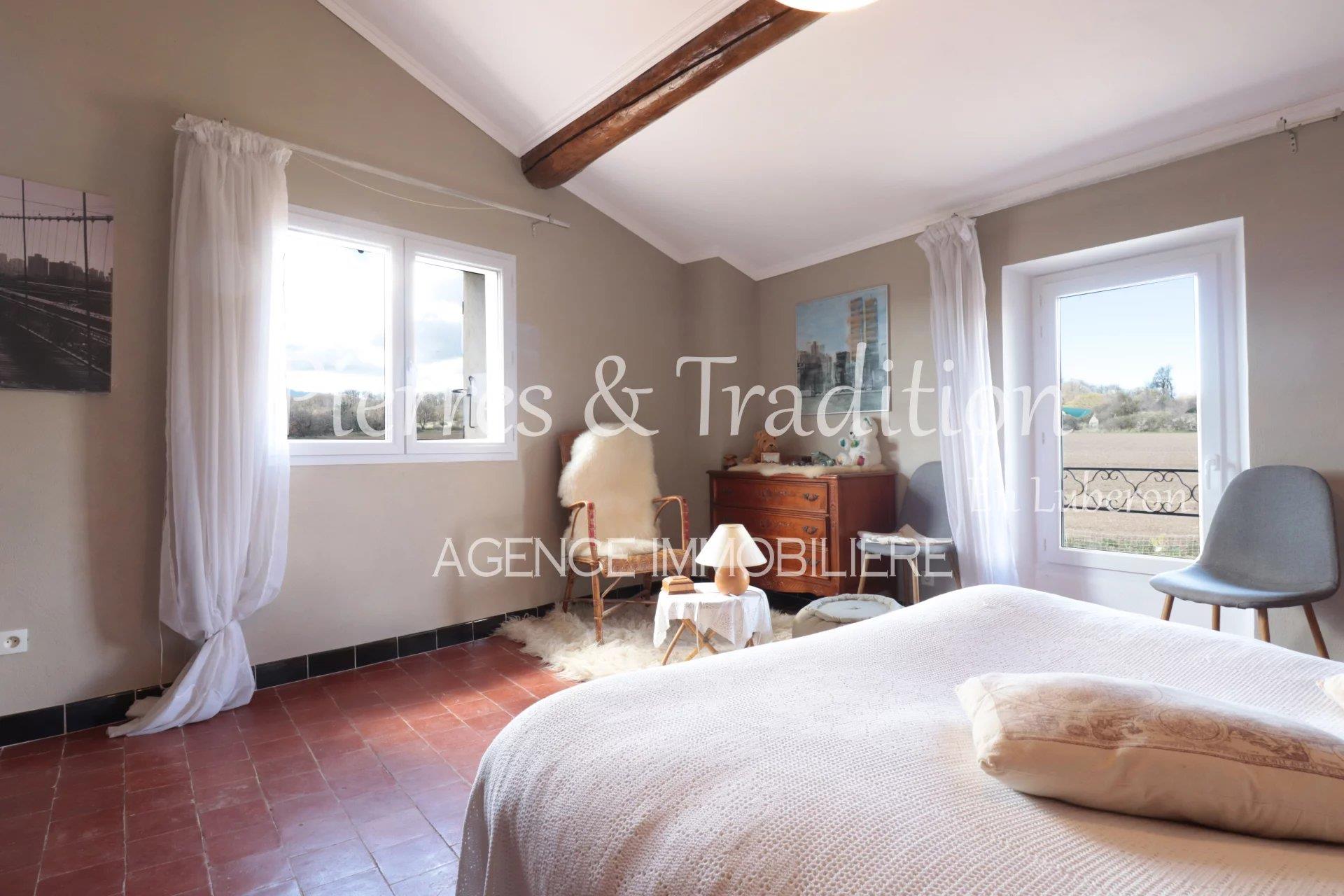 Maison à vendre, 248m², Saint-Martin-de-Castillon