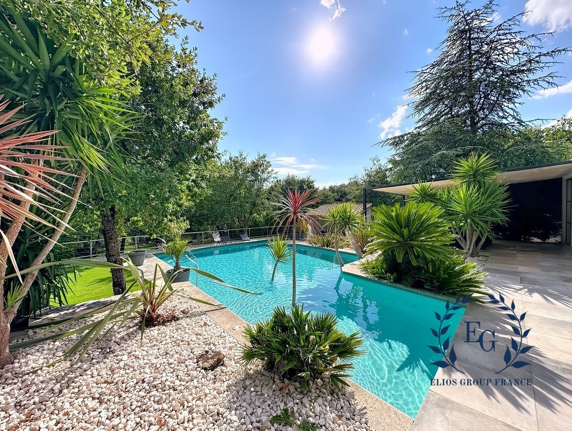 Maison à vendre, 207m², La Roquebrussanne