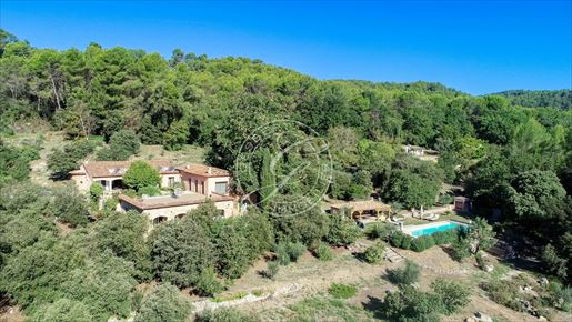 9 pièces 310 m² · à Salernes · 310 m² · 1 150 000 €