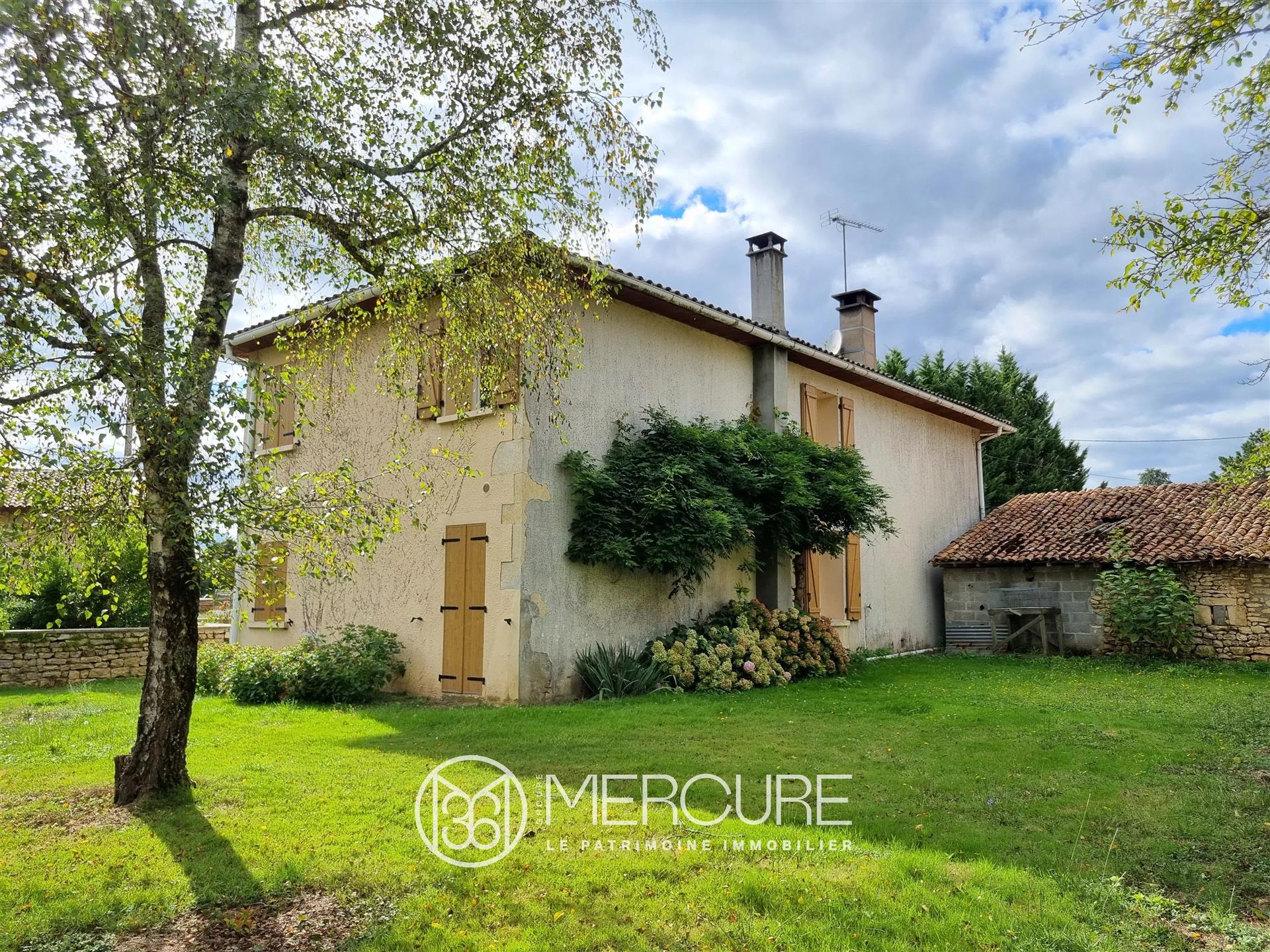 Maison à vendre, 135m², Nanteuil-en-Vallée