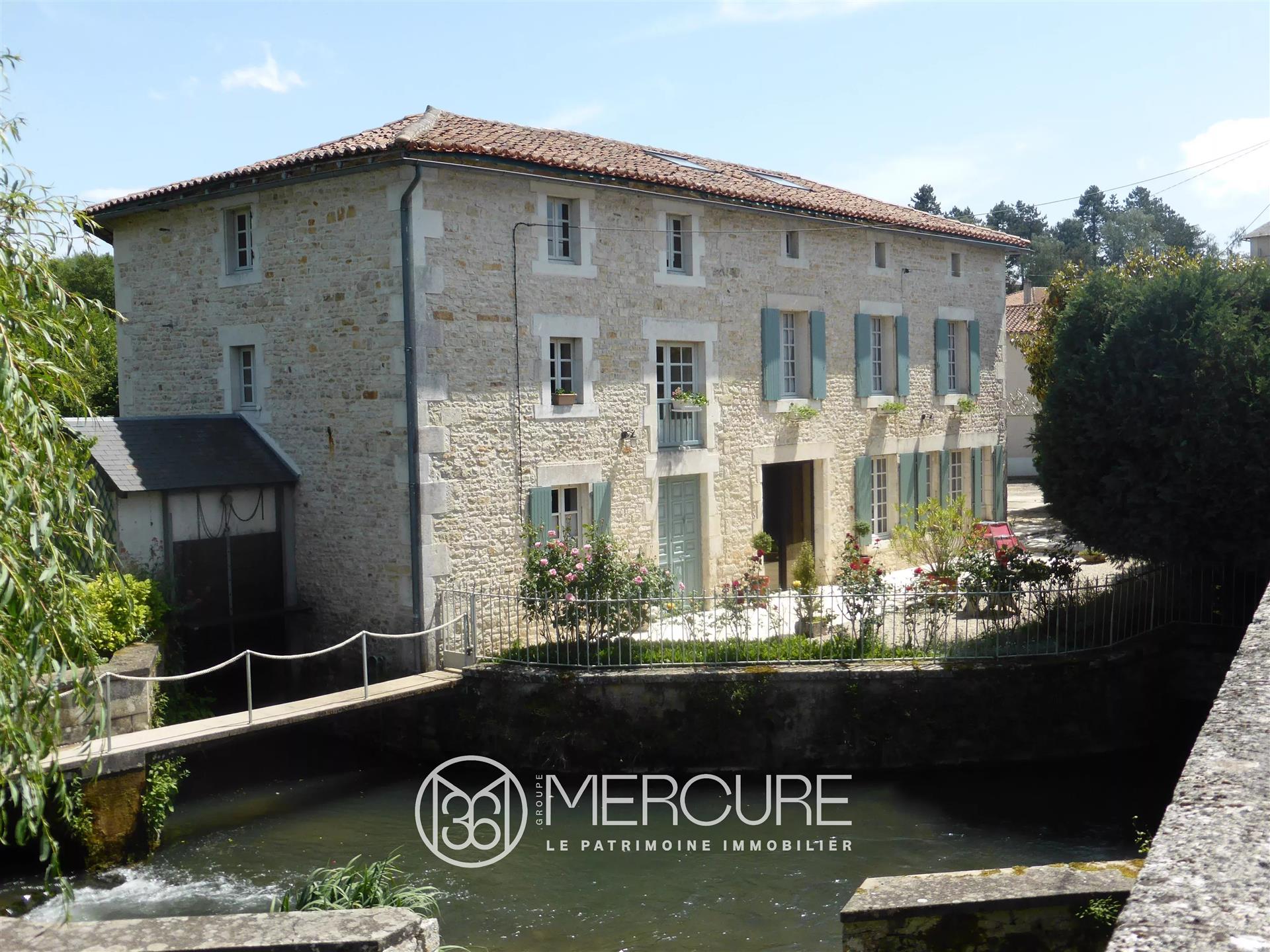 Maison à vendre, 320m², Lizant